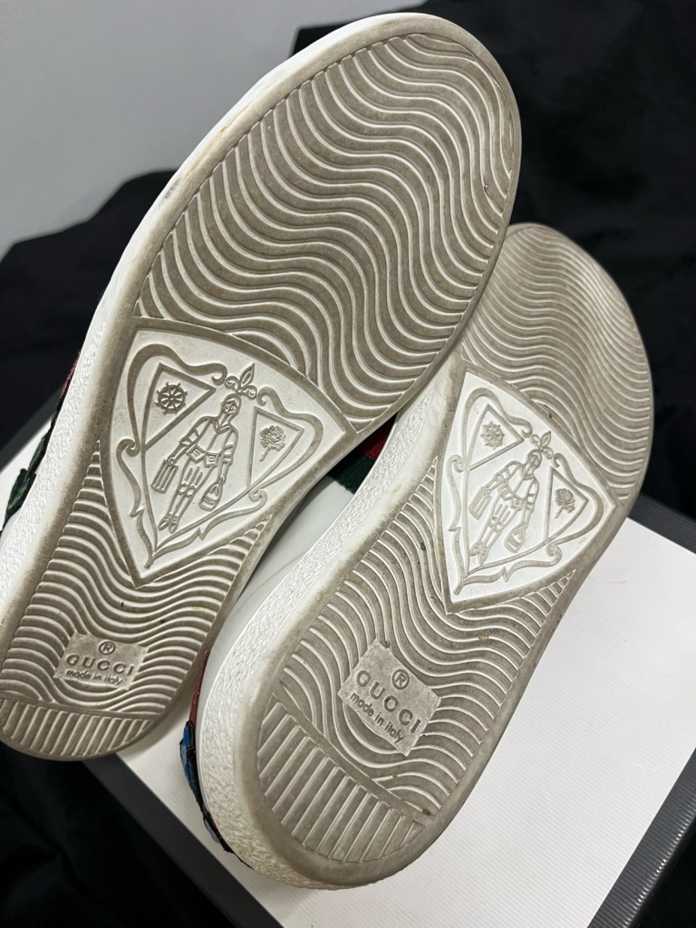 Gucci White Leather Sneakers with Red Floral Embroidery and Green Web - Picture 7 of 8